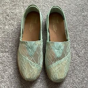 Lacy Blue Toms, Size 7.5